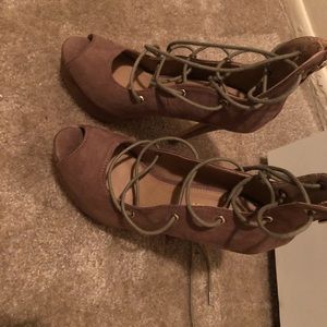 New! High heel shoes! Size 7